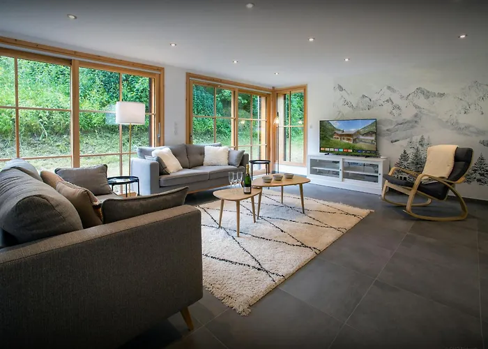 Chalet Morris - Ovo Network
